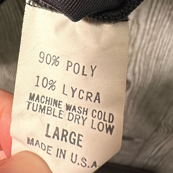 Carlisle Black Velvet Sleeveless Mock Neck
Top Sz Large - Picture 3 of 3